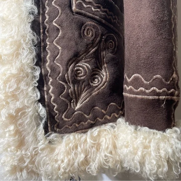 Vtg Afghan curly lamb wool shearling embroidered suede coat penny lane Mongolian - Picture 7 of 16